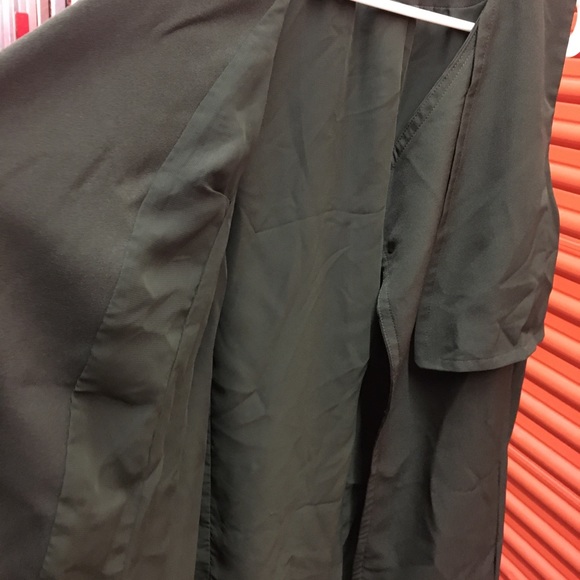 Vest - Picture 7 of 8